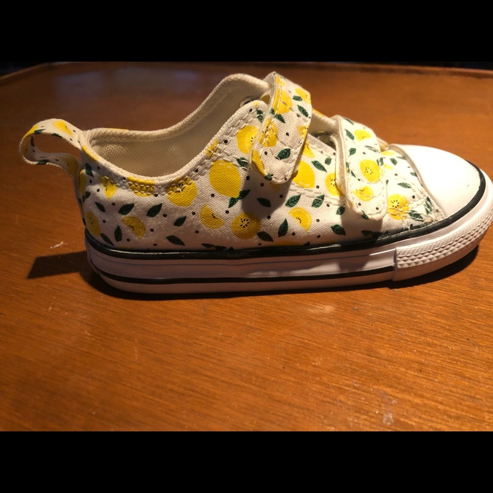 Toddler size 8 Converse All Star sneakers